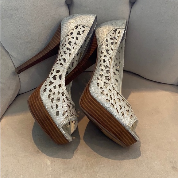 🔥SALE🔥Naughty Monkey sparkly peep toe heels - Picture 4 of 7